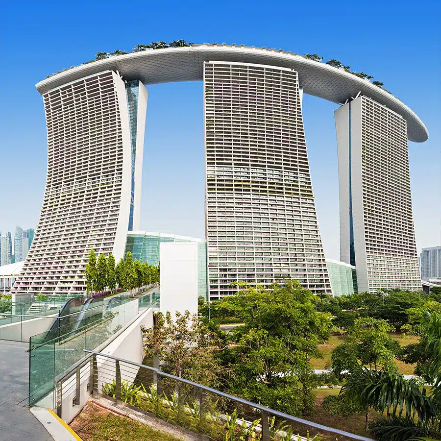 marina bay sands is an integrated resort fronting marina bay in singapore